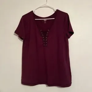 Kohls front criss cross t-shirt